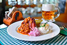 Speciality z naší udírny - Pivnice U Čápa – uzené koleno