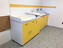 Nové vybavení tří pokojů pro novopečené maminky a jejich miminka ve FN Brno