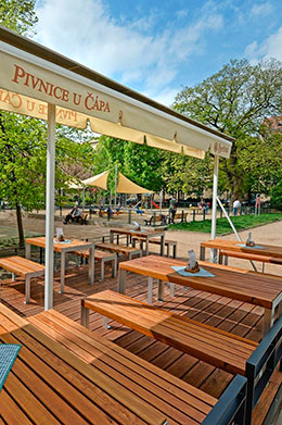 Pivnice U Čápa - Outdoor seating in a park